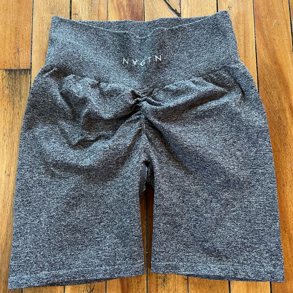 NVGTN Gray Seamless Athletic Shorts with Ruched Back